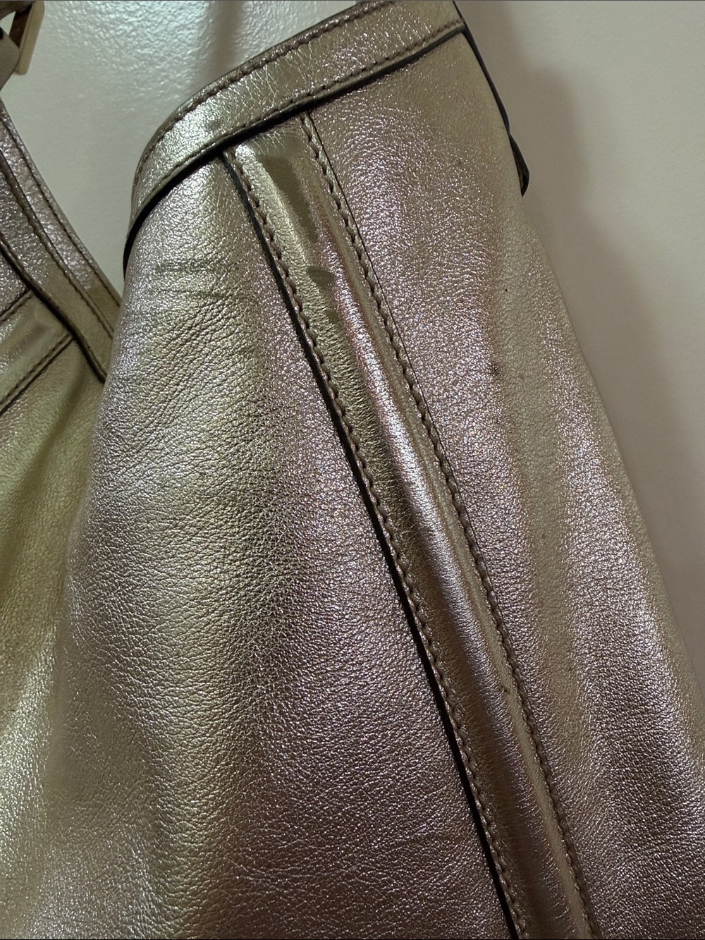 Gucci Interlocking G Britt Champagne Leather Hobo Shoulder Bag - Picture 5 of 13